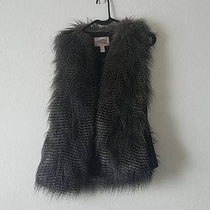 Nwot forever 21 faux fur vest size XS
